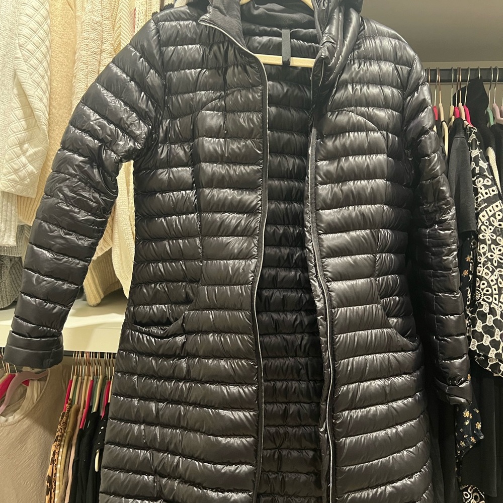 Lululemon Pack It Down Long Jacket *Shine
Black size 10